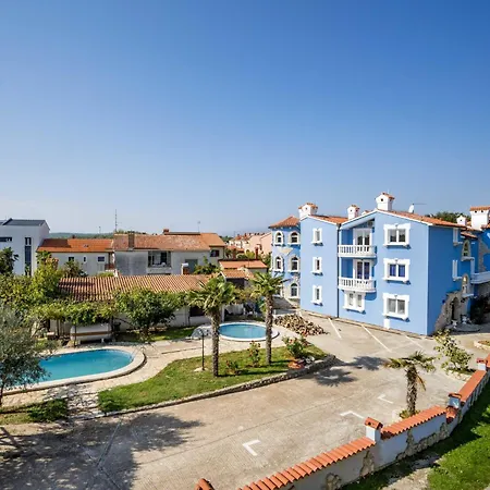 Hilde Red-4 By Interhome * 메덜린