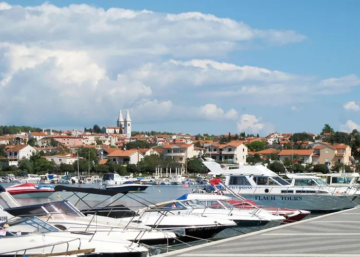 Hilde Red-4 By Interhome