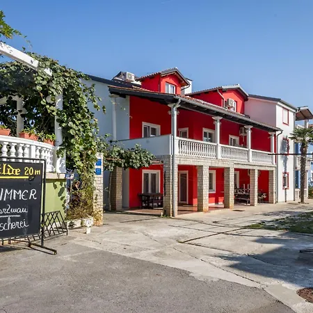 Hilde Red-4 By Interhome *