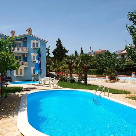 Hilde Red-4 By Interhome Medulin